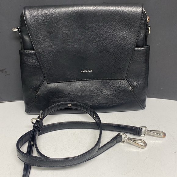 Matt & Nat Black Minka Vegan Hobo Bag Dwell Crossbody Bag - Picture 4 of 17